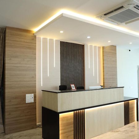 Vr Paradise Inn Kelambākkam 외부 사진