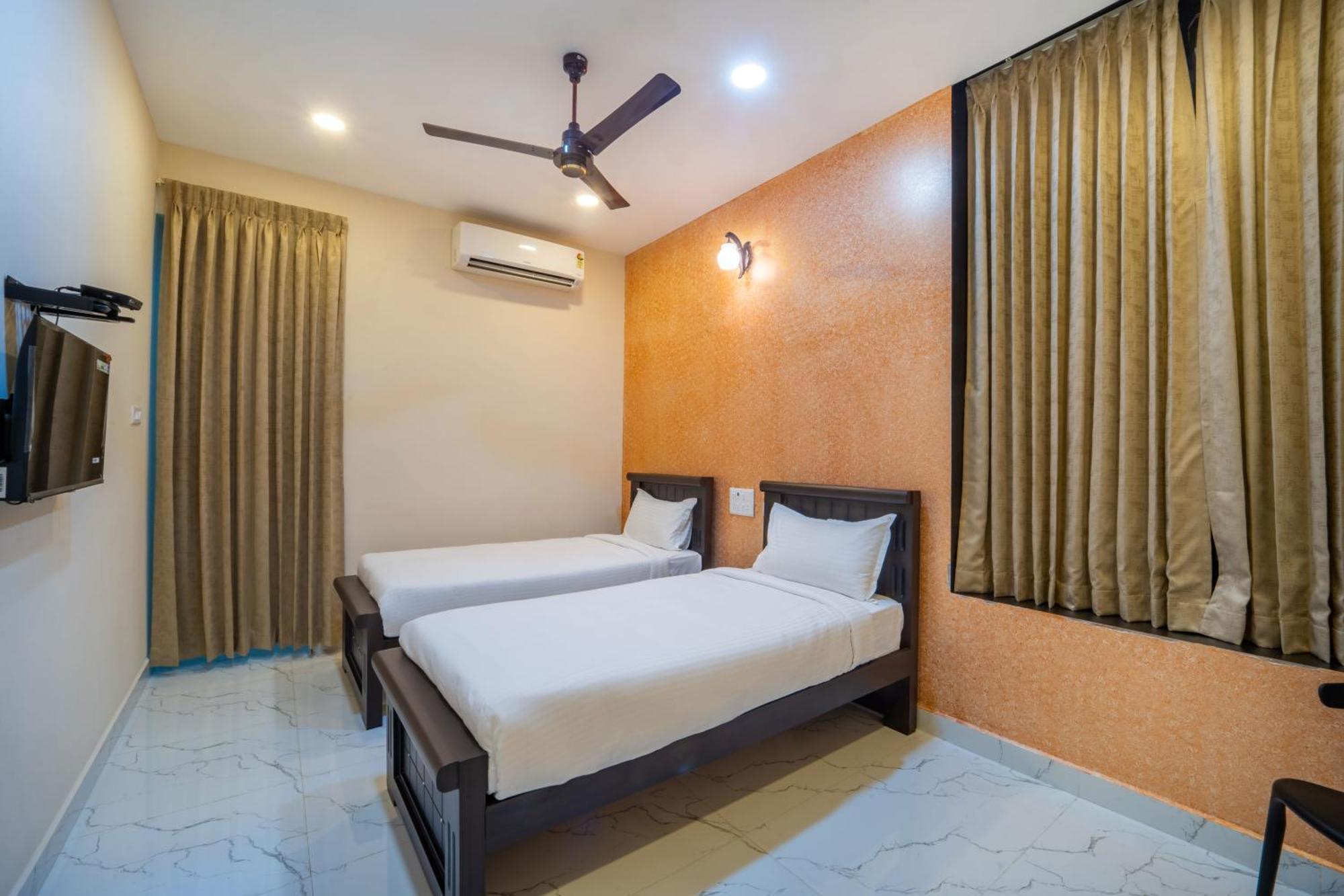 Vr Paradise Inn Kelambākkam 외부 사진