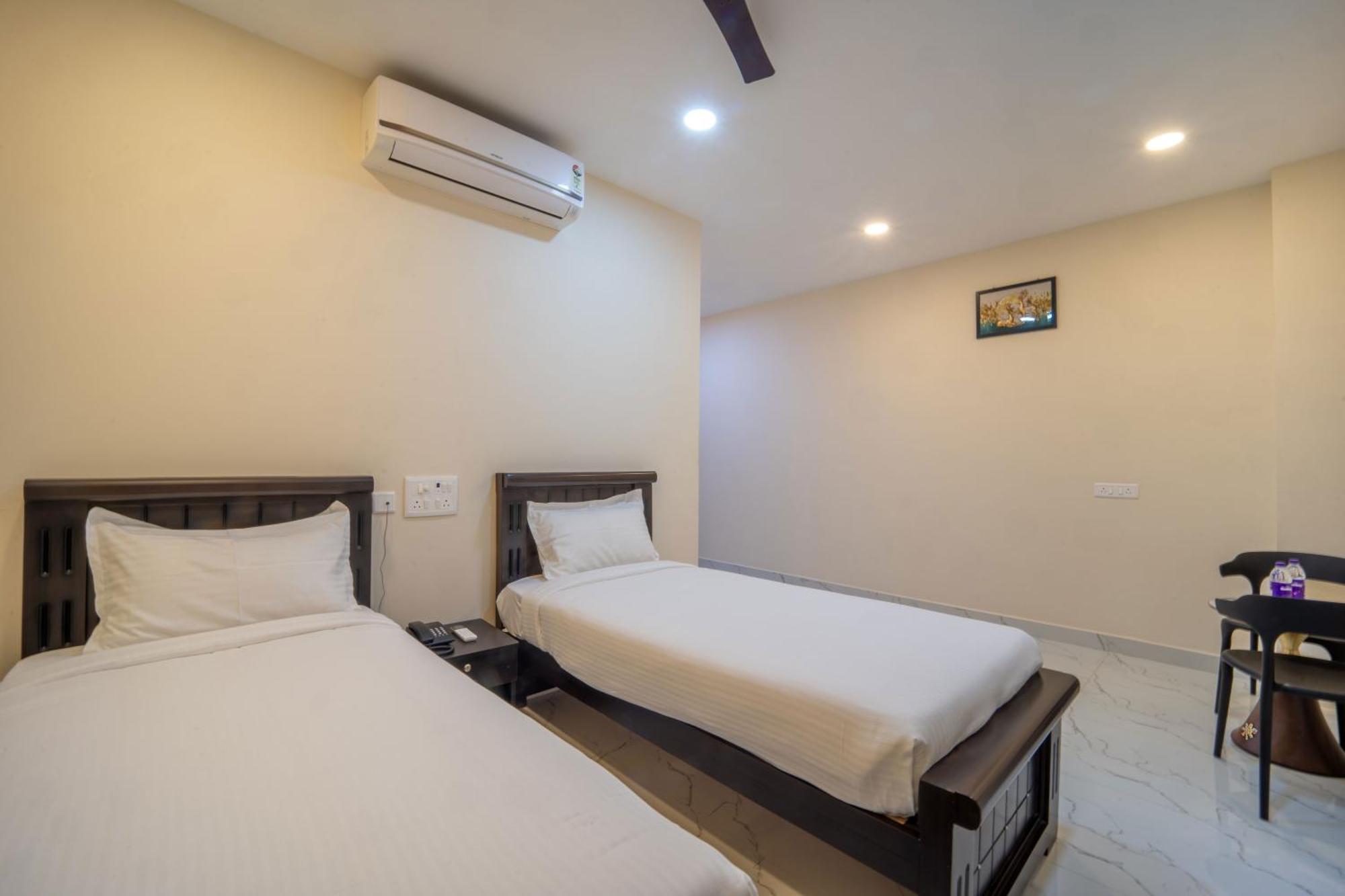Vr Paradise Inn Kelambākkam 외부 사진